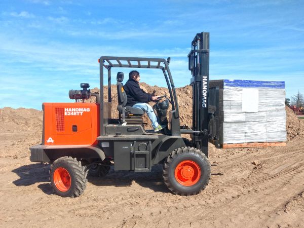 Elevador Hanomag E248TT